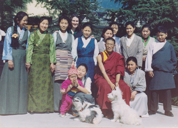 Applique master Dorjee Wangdu and his apprentices in Dharamsala in 1993. Leslie Rinchen-Wongmo is the tall one in the back row, the only Westerner and the oldest student in a class of Tibetans.